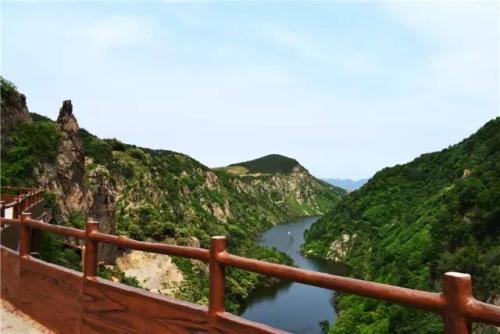 清明节青岛去哪玩——日照九仙山、月湖山水、沙滩大巴二日游 清明节青岛去哪玩——日照九仙山、月湖山水、沙滩大巴二日游