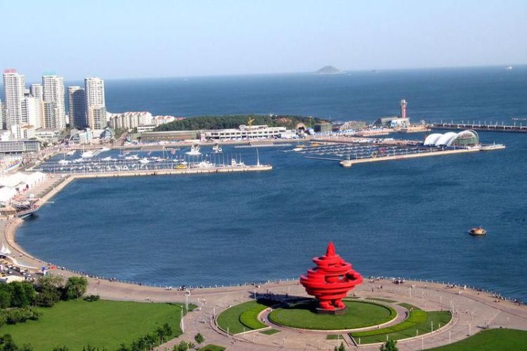 【沿海VIP一日游】棧橋,海底世界,紅酒博物館,游艇觀光,奧帆中心,八大關,天主教堂大巴一日游(純玩)) 【沿海VIP一日游】棧橋,海底世界,紅酒博物館,游艇觀光,奧帆中心,八大關,天主教堂大巴一日游(純玩))